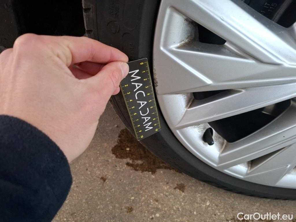  Audi  A3 AUDI  Sportback / 2020 / 5P / Berline 35 TFSI 150 MHEV S Tronic Design Luxe #39