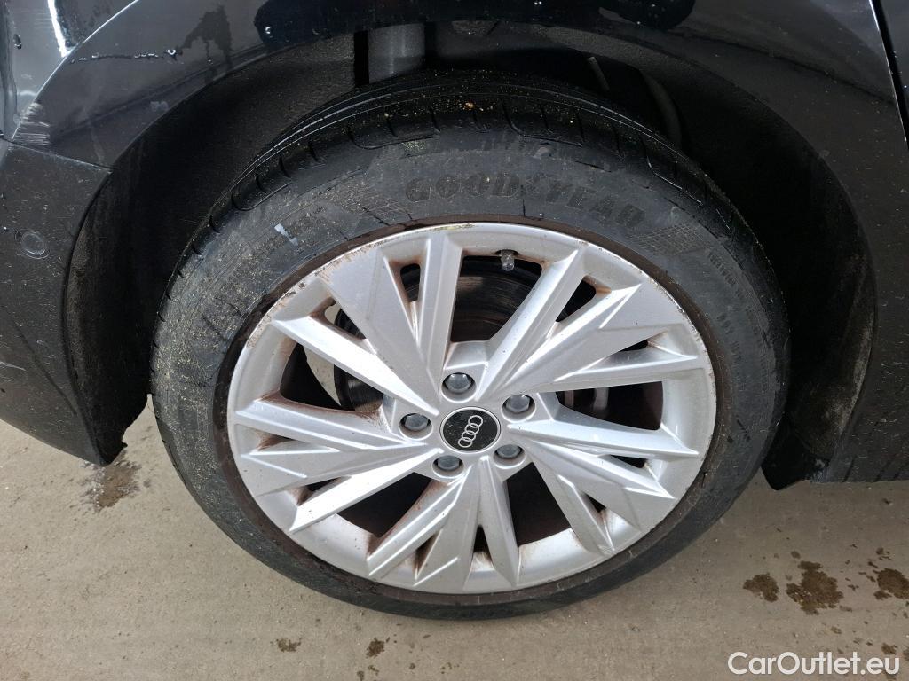  Audi  A3 AUDI  Sportback / 2020 / 5P / Berline 35 TFSI 150 MHEV S Tronic Design Luxe #43