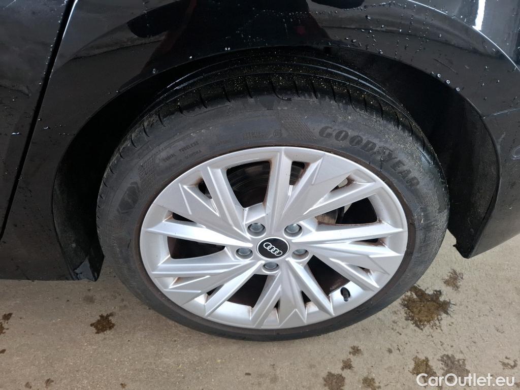  Audi  A3 AUDI  Sportback / 2020 / 5P / Berline 35 TFSI 150 MHEV S Tronic Design Luxe #60