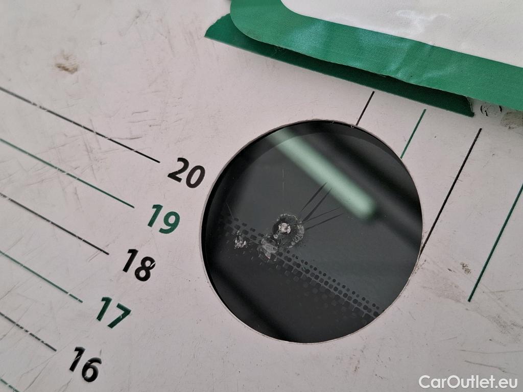  Audi  Q3 AUDI  / 2018 / 5P / SUV 35 TFSI 150 MHEV S TRONIC DESIGN LUXE #4