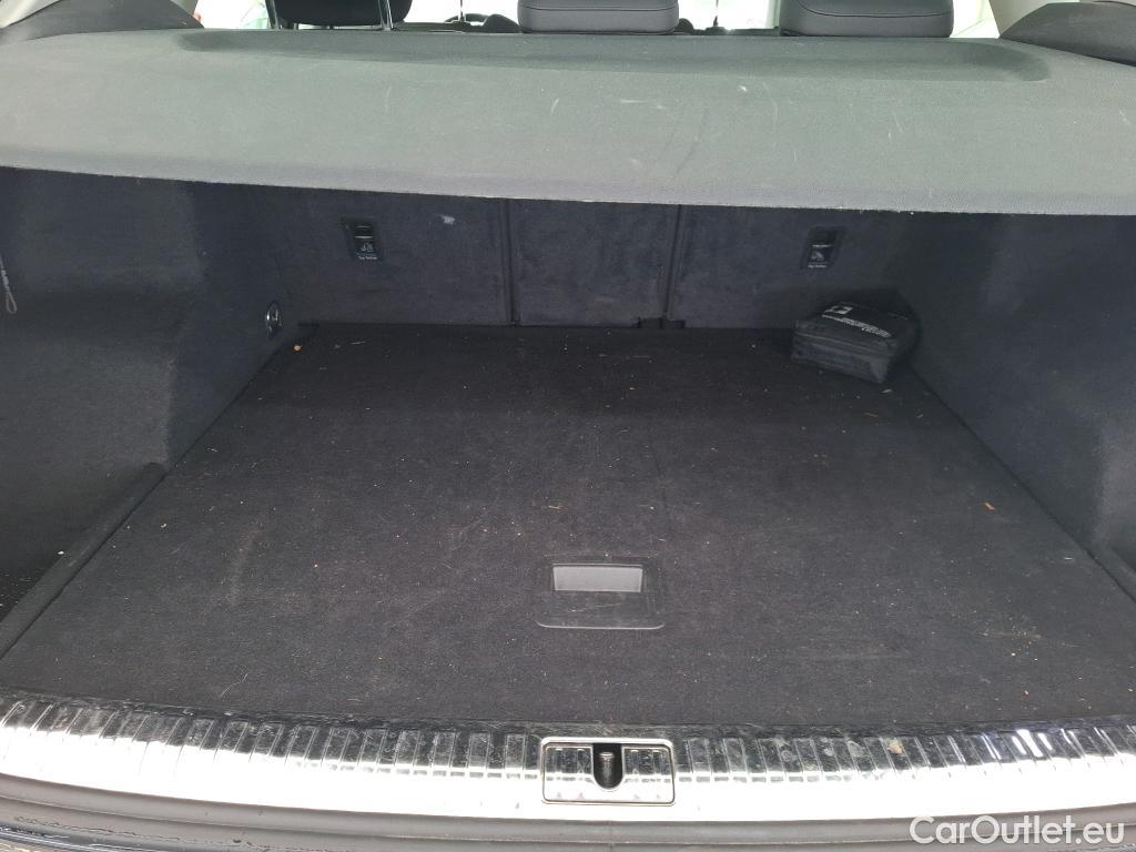  Audi  Q3 AUDI  / 2018 / 5P / SUV 35 TFSI 150 MHEV S TRONIC DESIGN LUXE #14