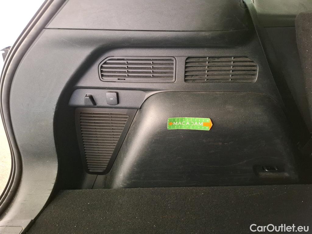  Ford  Kuga FORD  / 2019 / 5P / SUV 2.5 190 hybrid Flexifuel Pshift Titanium #88