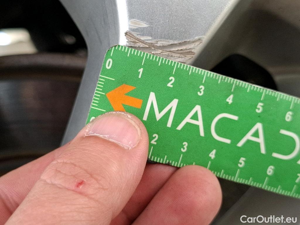  Ford  Kuga FORD  / 2019 / 5P / SUV 2.5 190 hybrid Flexifuel Pshift Titanium #77