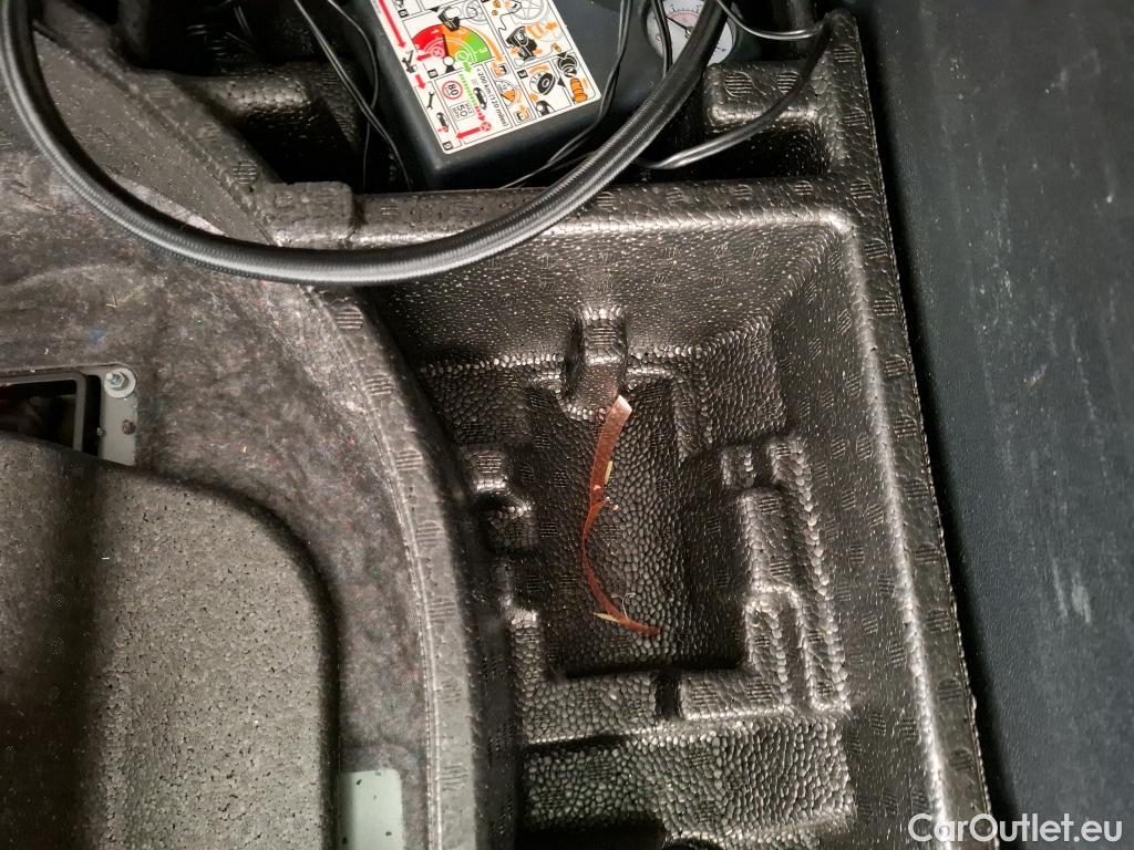  Ford  Kuga FORD  / 2019 / 5P / SUV 2.5 190 hybrid Flexifuel Pshift Titanium #118