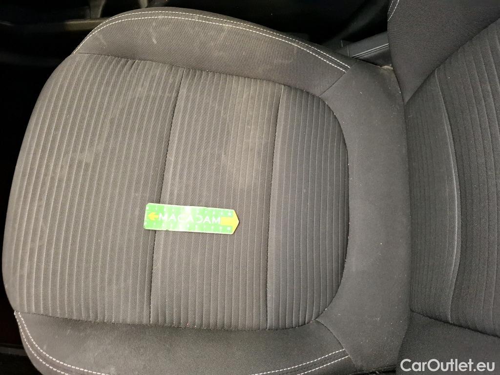  Ford  Kuga FORD  / 2019 / 5P / SUV 2.5 190 hybrid Flexifuel Pshift Titanium #106