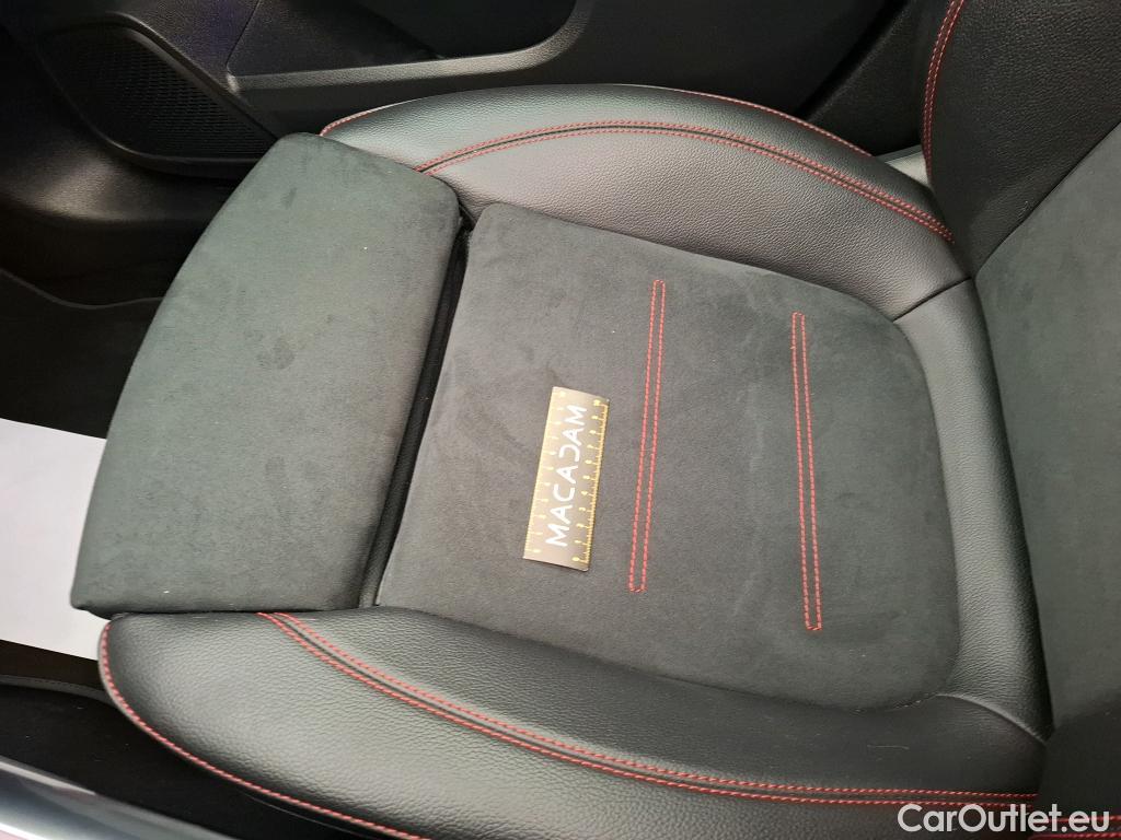  Mercedes  GLA MERCEDES-BENZ  / 2020 / 5P / SUV 1.3  250 e AMG LINE DCT #19