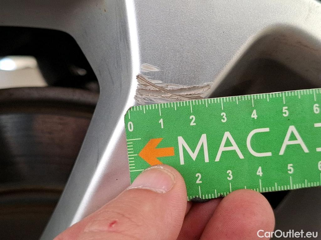  Ford  Kuga FORD  / 2019 / 5P / SUV 2.5 190 hybrid Flexifuel Pshift Titanium #78