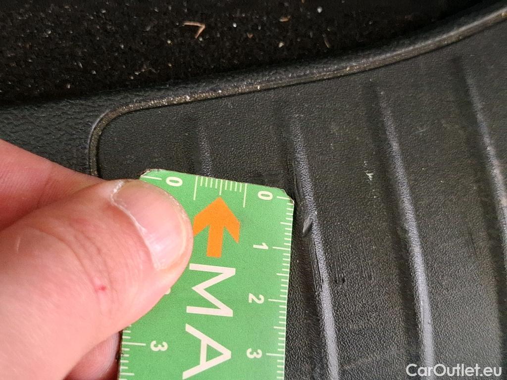  Ford  Kuga FORD  / 2019 / 5P / SUV 2.5 190 hybrid Flexifuel Pshift Titanium #128