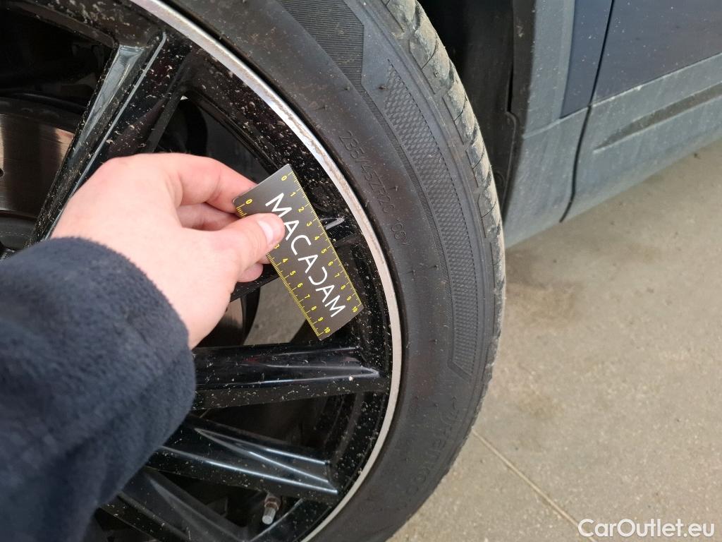  Mercedes  GLA MERCEDES-BENZ  / 2020 / 5P / SUV 1.3  250 e AMG LINE DCT #4