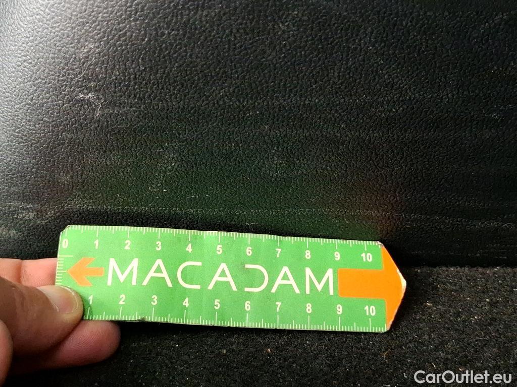  Ford  Kuga FORD  / 2019 / 5P / SUV 2.5 190 hybrid Flexifuel Pshift Titanium #90