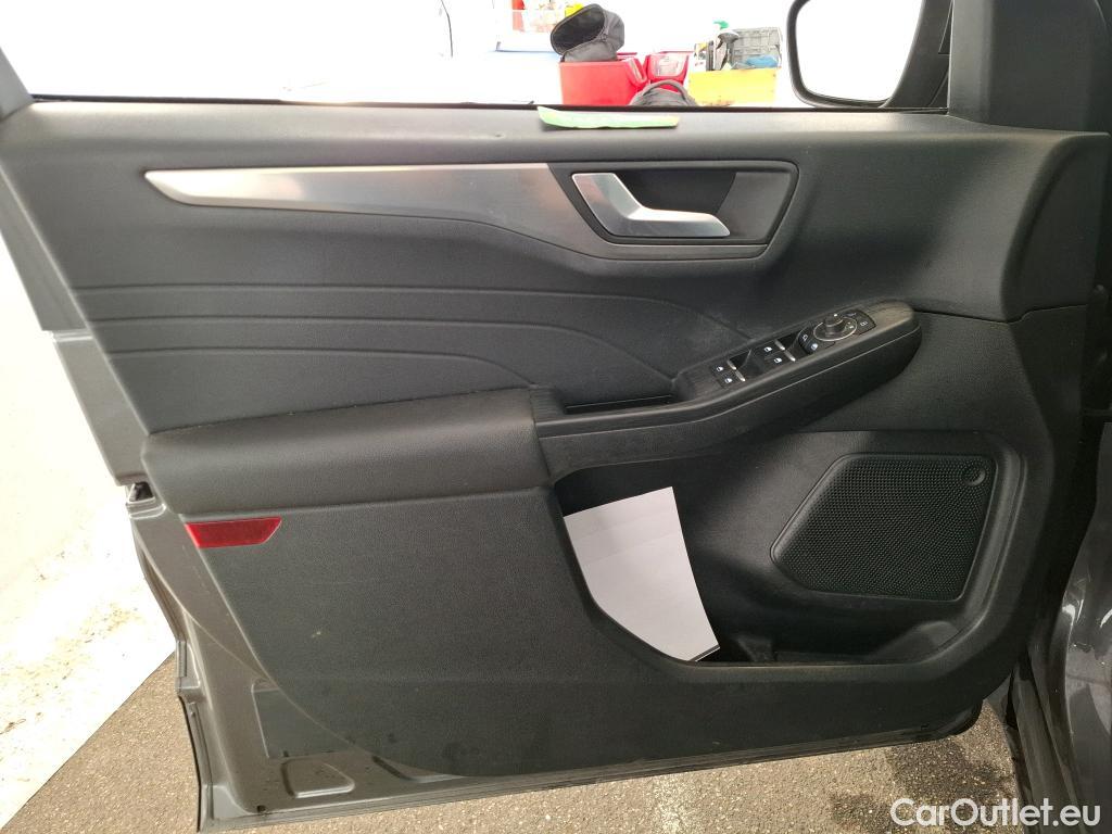  Ford  Kuga FORD  / 2019 / 5P / SUV 2.5 190 hybrid Flexifuel Pshift Titanium #81