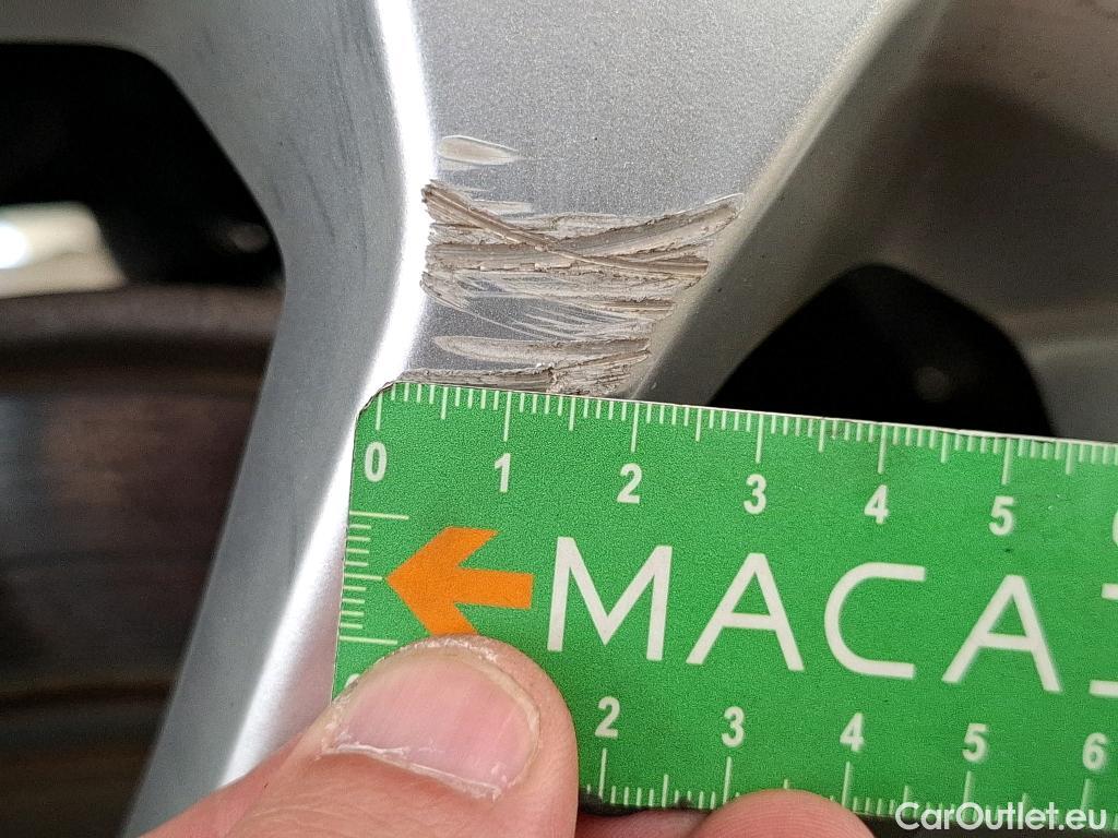  Ford  Kuga FORD  / 2019 / 5P / SUV 2.5 190 hybrid Flexifuel Pshift Titanium #76