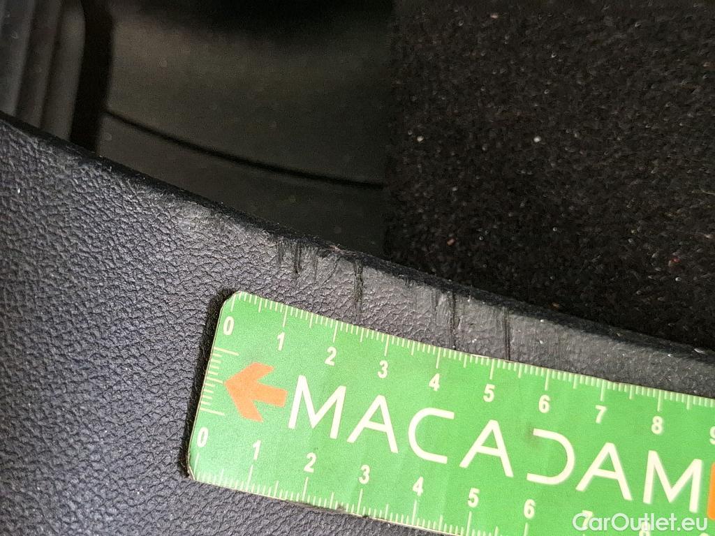  Ford  Kuga FORD  / 2019 / 5P / SUV 2.5 190 hybrid Flexifuel Pshift Titanium #93