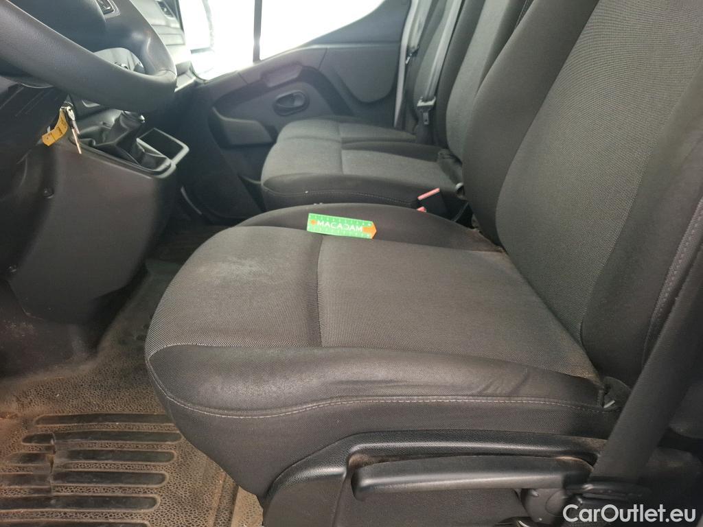  Renault  Master RENAULT  / 2019 / 4P / Fourgon tôlé FG Tr GCF F3300 L1H1 dCi 135 #30