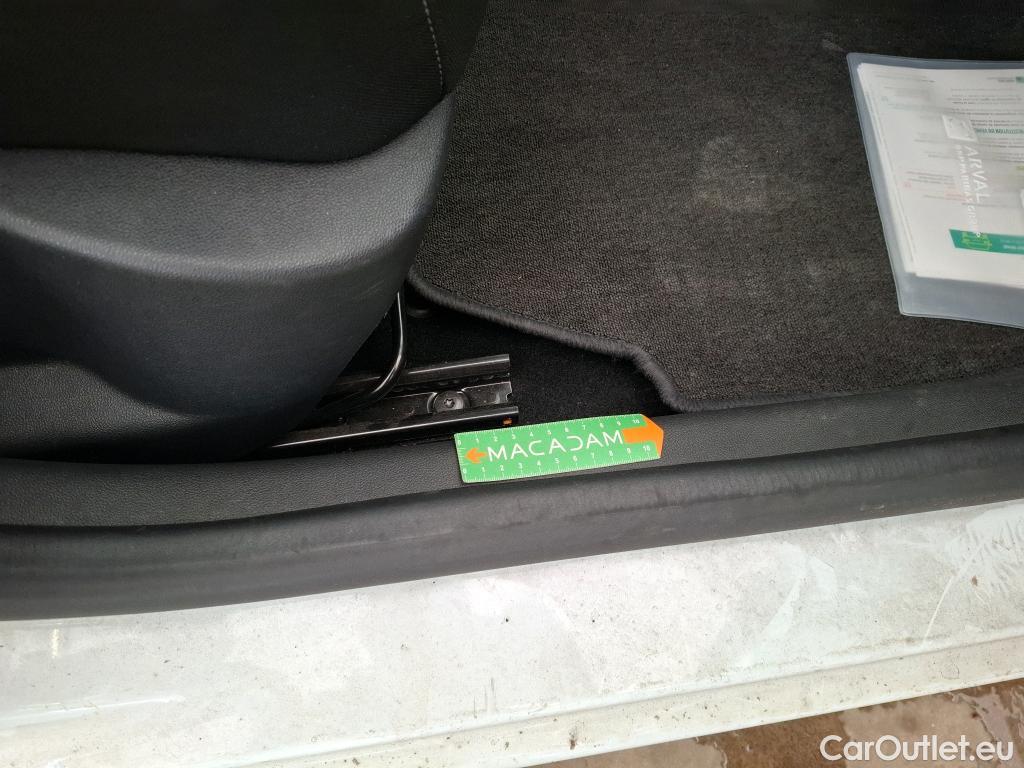  Renault  Clio  IV Business 0.9 TCe 90CV BVM5 E6 #9