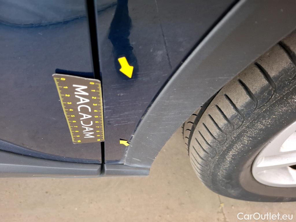  Toyota  C-HR TOYOTA  / 2016 / 5P / SUV 1.8 Hybride 122 Dynamic Business Beyond #87