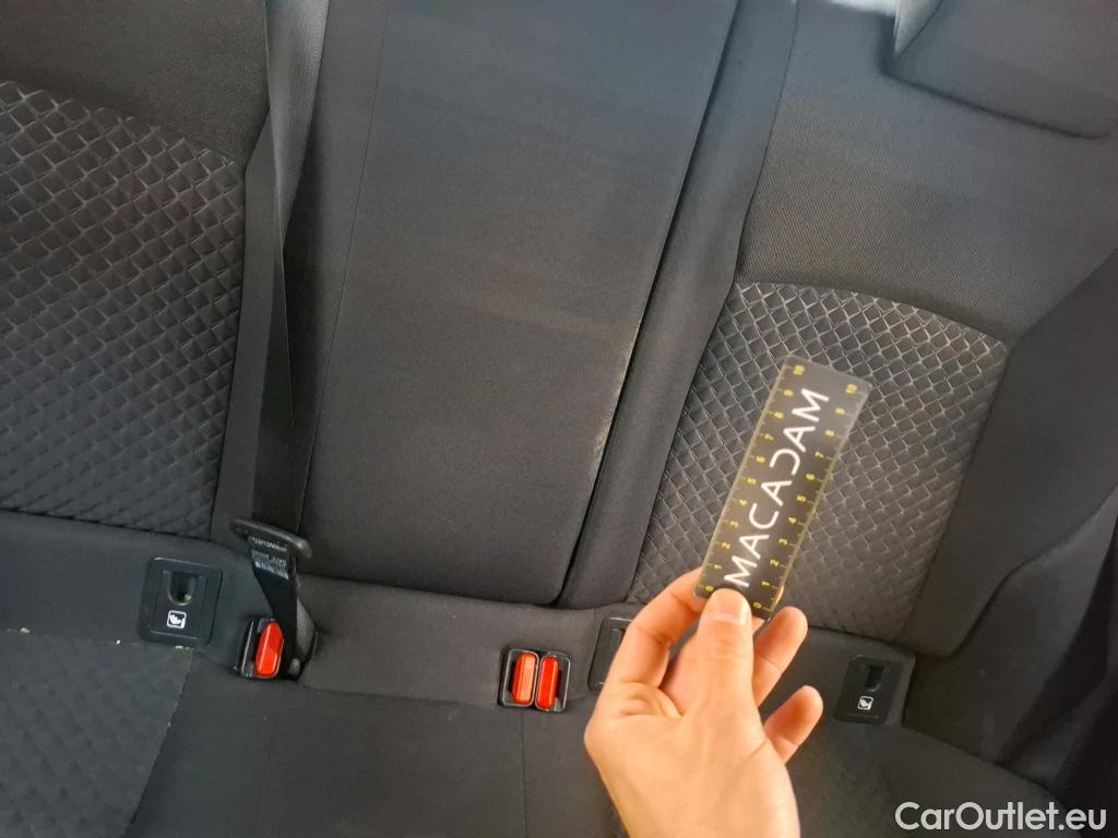  Toyota  C-HR TOYOTA  / 2016 / 5P / SUV 1.8 Hybride 122 Dynamic Business Beyond #67