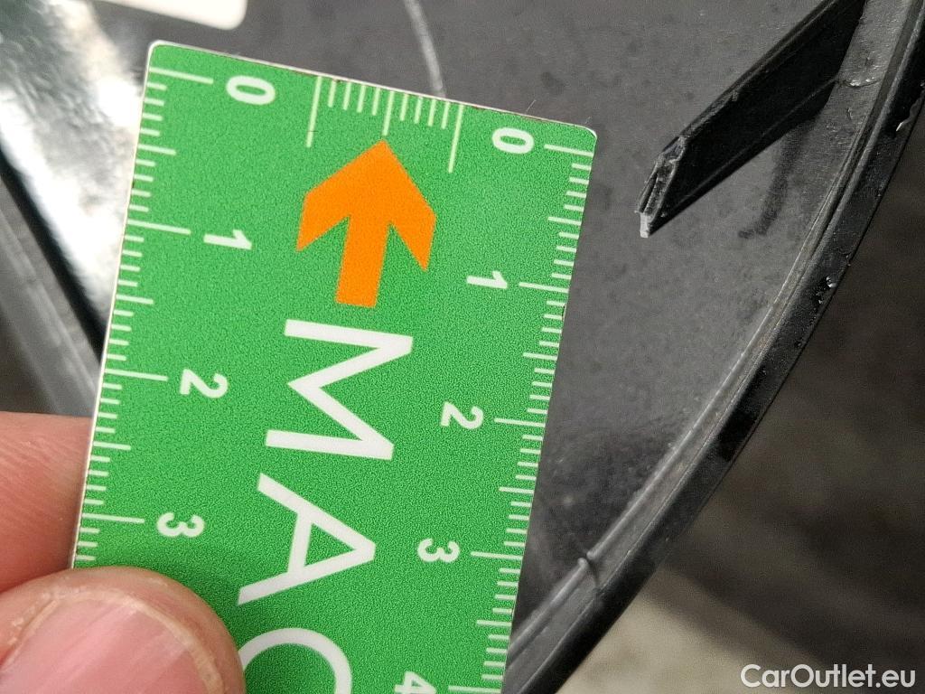  Volkswagen  Golf  / 2020 / 5P / Berline 2.0 TDI SCR 115 DSG7 LIFE  BUSINESS #7