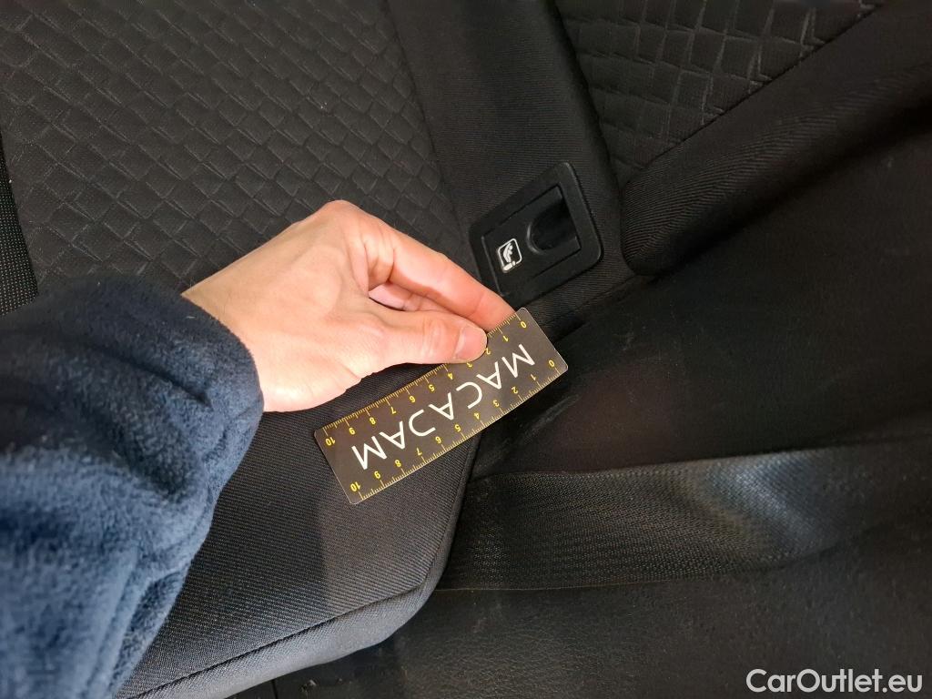  Toyota  C-HR TOYOTA  / 2016 / 5P / SUV 1.8 Hybride 122 Dynamic Business Beyond #48