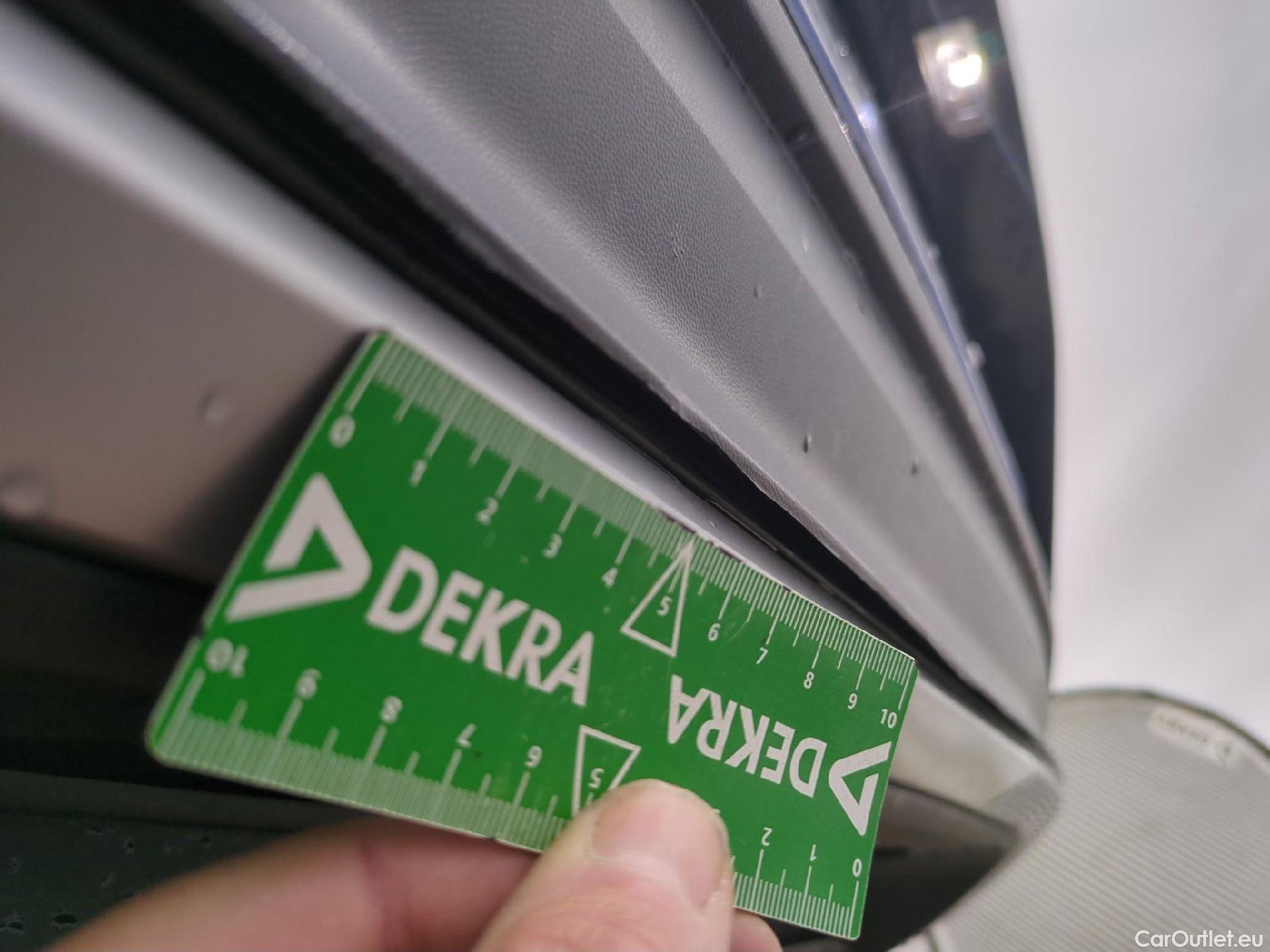  Volkswagen  T-ROC VOLKSWAGEN  / 2017 / 5P / SUV 2.0 TDI 150 LOUNGE BUSINESS DSG7 #24