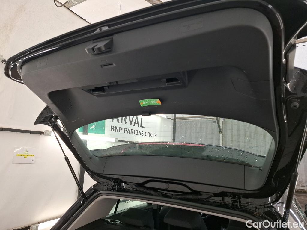  Volkswagen  Golf  / 2020 / 5P / Berline 2.0 TDI SCR 115 DSG7 LIFE  BUSINESS #13