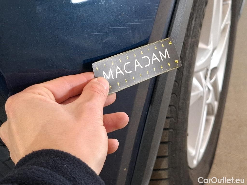  Toyota  C-HR TOYOTA  / 2016 / 5P / SUV 1.8 Hybride 122 Dynamic Business Beyond #19