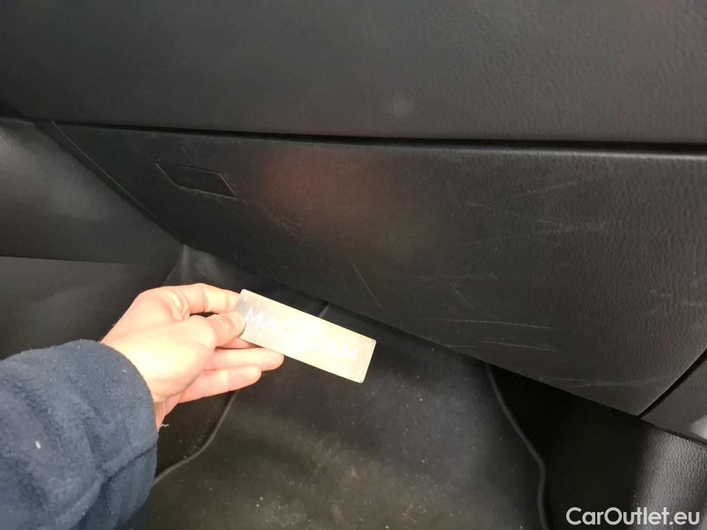  Toyota  C-HR TOYOTA  / 2016 / 5P / SUV 1.8 Hybride 122 Dynamic Business Beyond #31