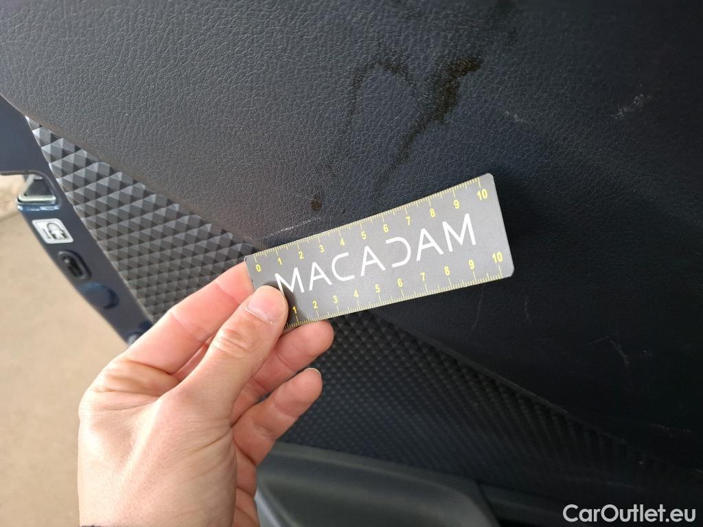  Toyota  C-HR TOYOTA  / 2016 / 5P / SUV 1.8 Hybride 122 Dynamic Business Beyond #40