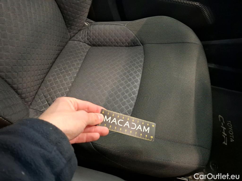  Toyota  C-HR TOYOTA  / 2016 / 5P / SUV 1.8 Hybride 122 Dynamic Business Beyond #65