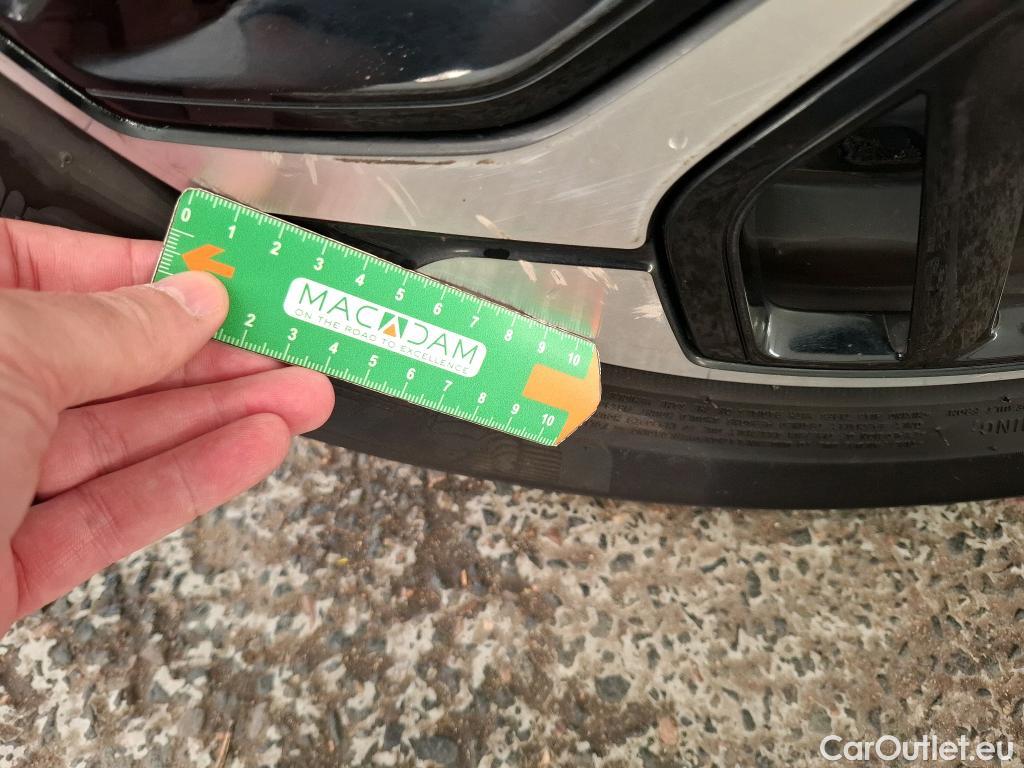  Citroen  C4  Berline Shine 1.5 BlueHDI 130CV BVA8 E6d #35