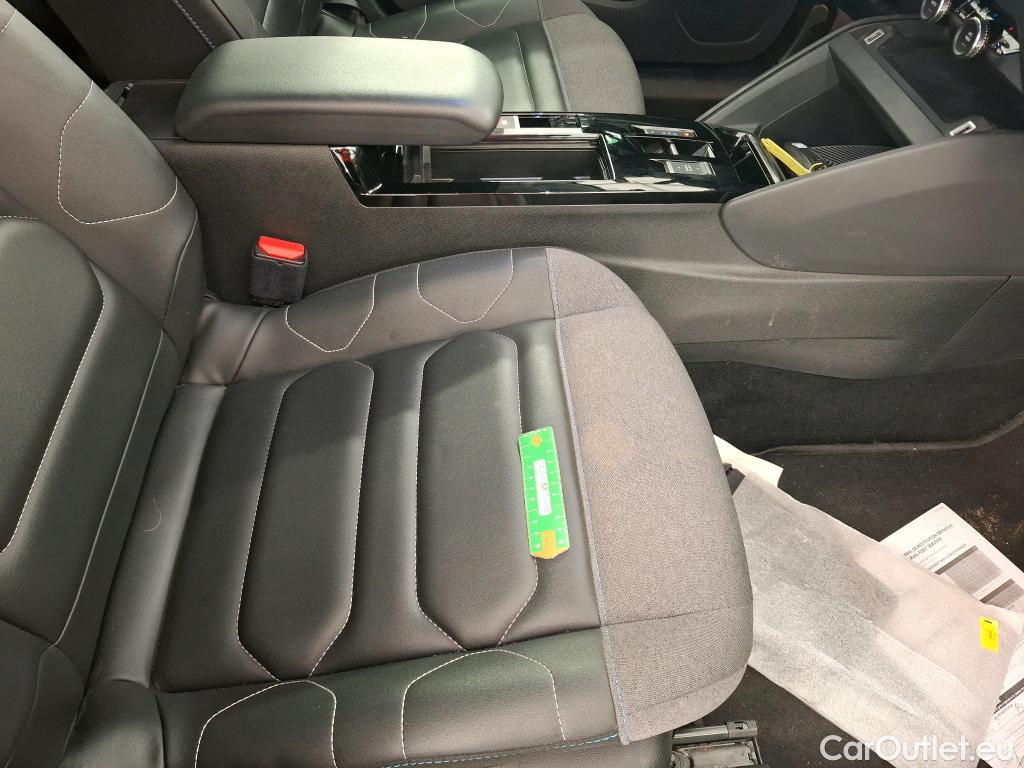  Citroen  C4  Berline Shine 1.5 BlueHDI 130CV BVA8 E6d #44