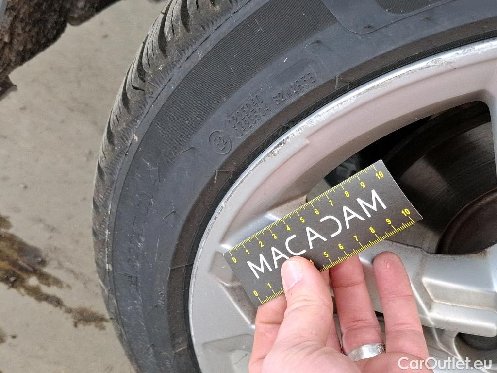  Audi  A3 AUDI  Sportback / 2020 / 5P / Berline 40 TFSI e 204 S Tronic Business Line #34