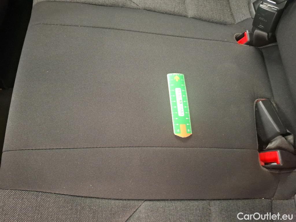  Hyundai  i30  Business 1.6 CRDi 115CV BVA7 E6d #49