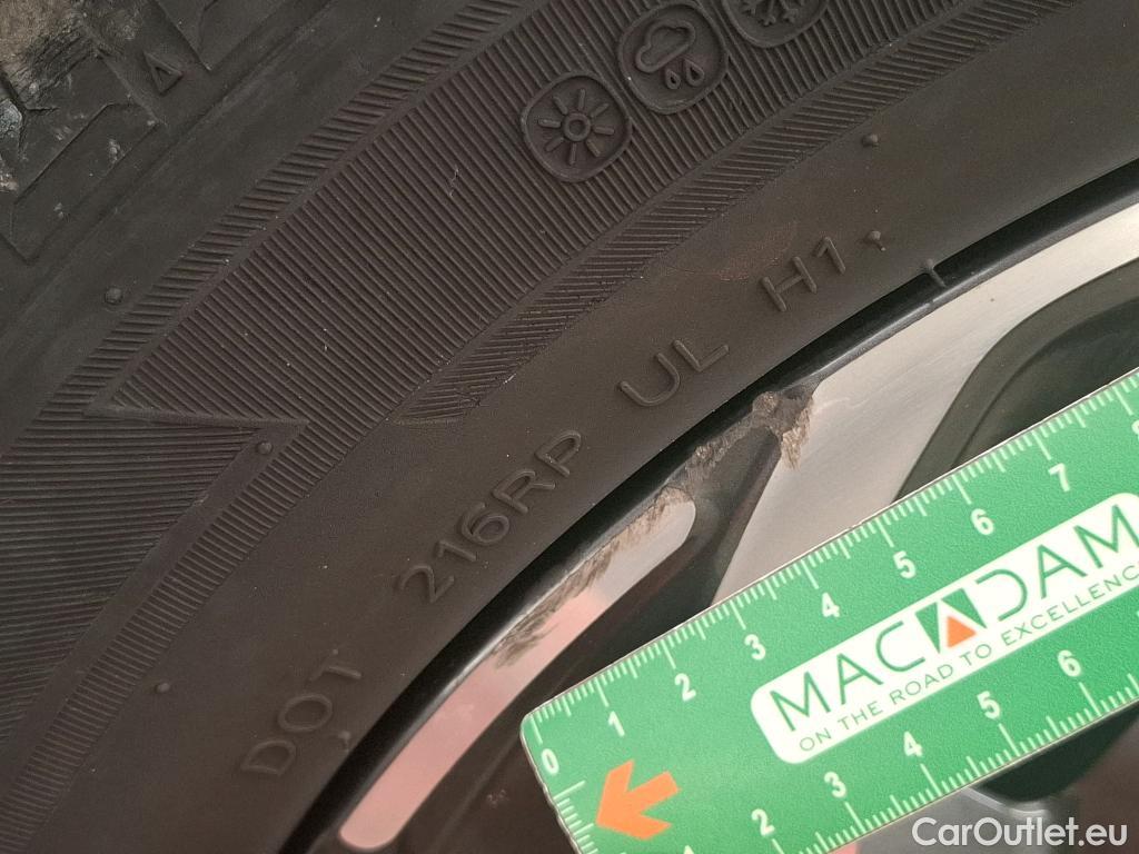  Hyundai  i30  Business 1.6 CRDi 115CV BVA7 E6d #4