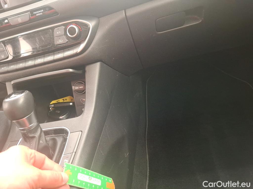  Hyundai  i30  Business 1.6 CRDi 115CV BVA7 E6d #42