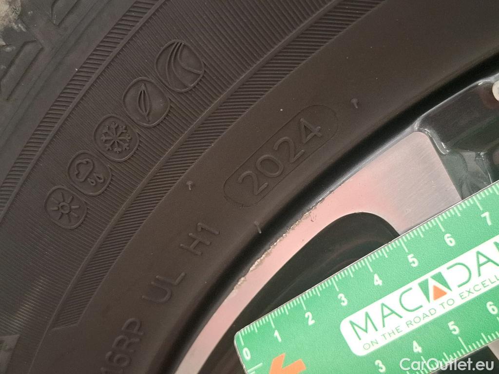  Hyundai  i30  Business 1.6 CRDi 115CV BVA7 E6d #38