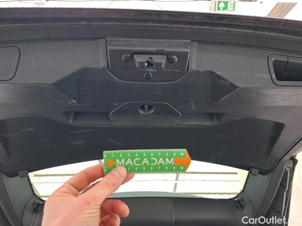  Peugeot  3008  Active Pack 1.5 HDi 130CV BVA8 E6d #9