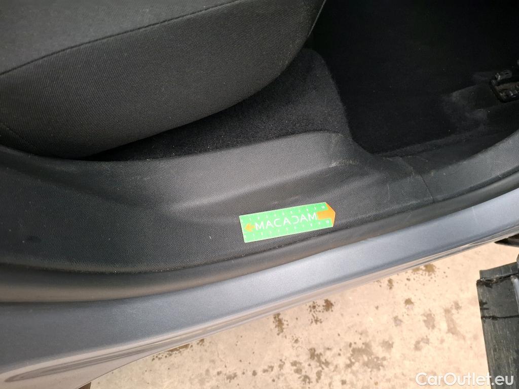  Peugeot  3008  Active Pack 1.5 HDi 130CV BVA8 E6d #6