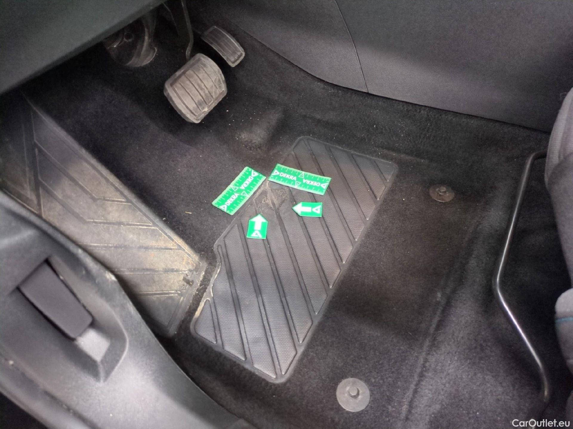  Peugeot  3008  II Style 1.2 PureTech 130CV BVA8 E6d #11