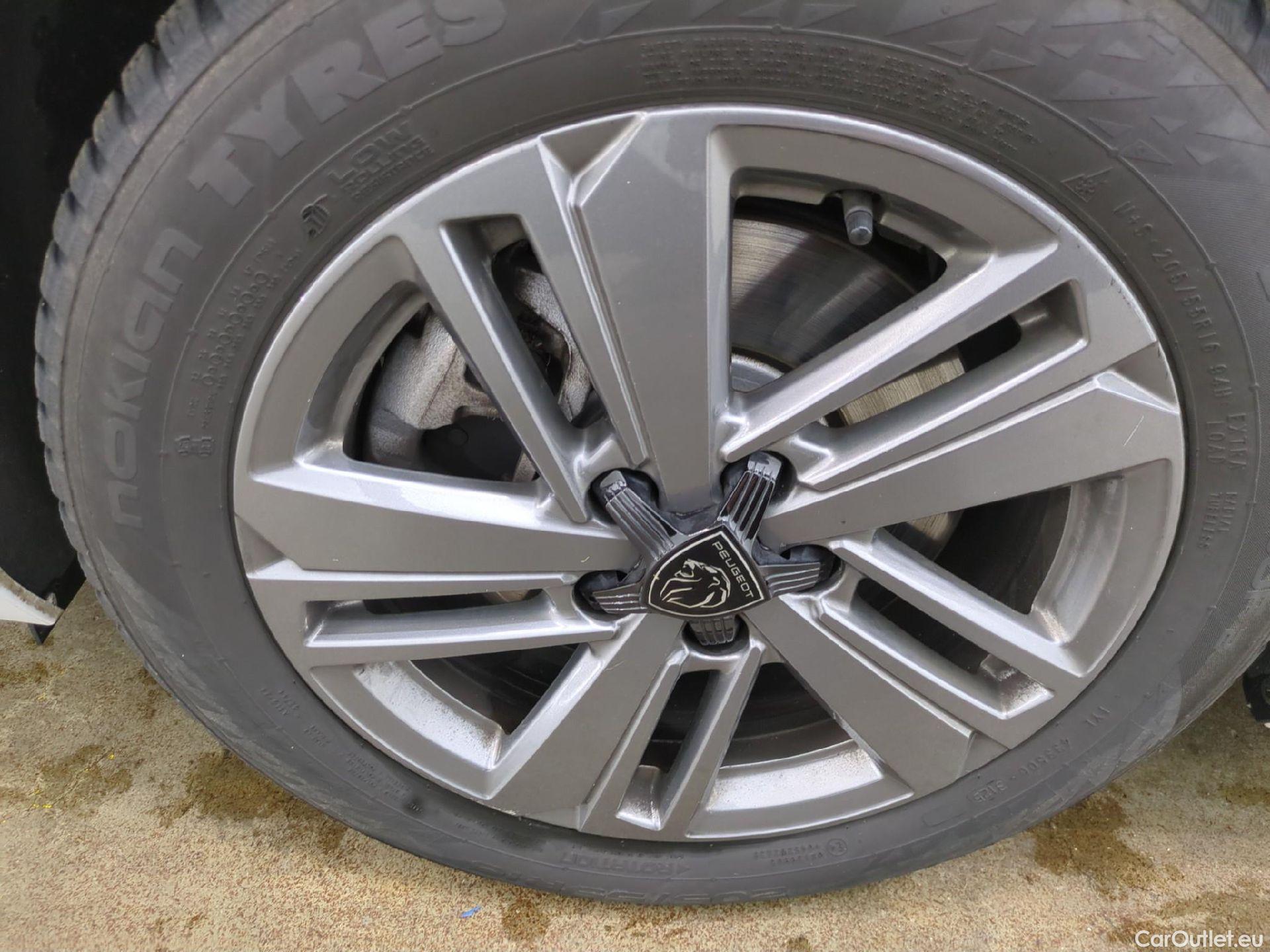  Peugeot  308 PEUGEOT  SW / 2021 / 5P / Break BlueHDi 130 EAT8 ACTIVE PACK #18