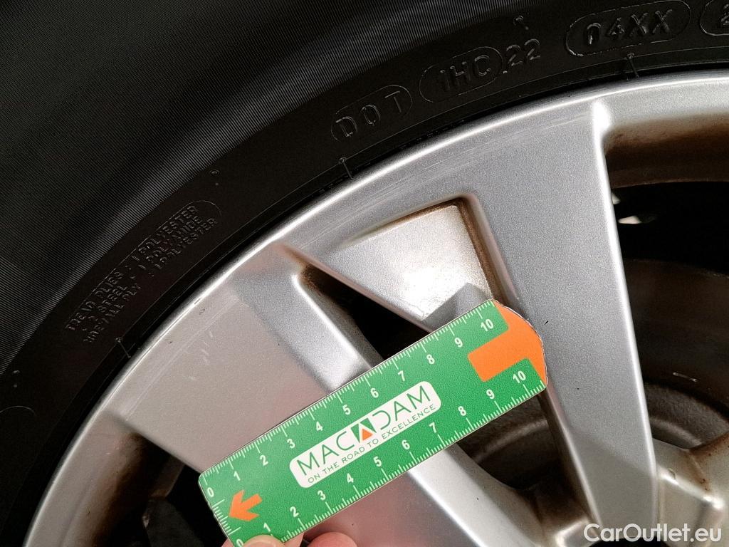  Peugeot  3008  Active Pack 1.2 PureTech 130CV BVA8 E6d #13