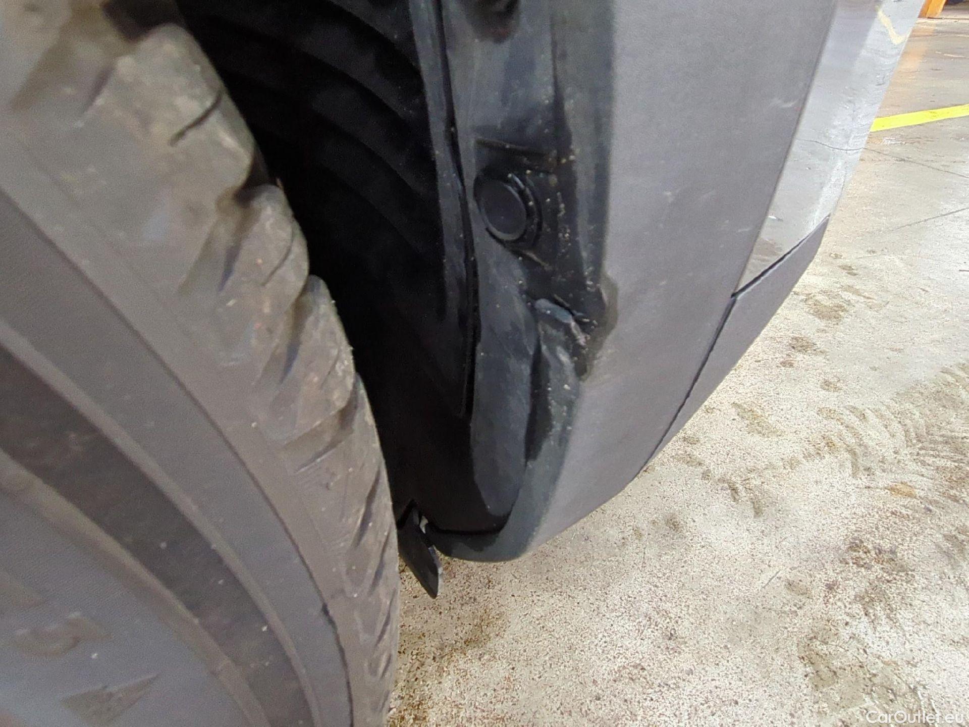  Peugeot  5008  Allure Pack 1.2 PureTech 130CV BVA8 7 Sieges E6d #1