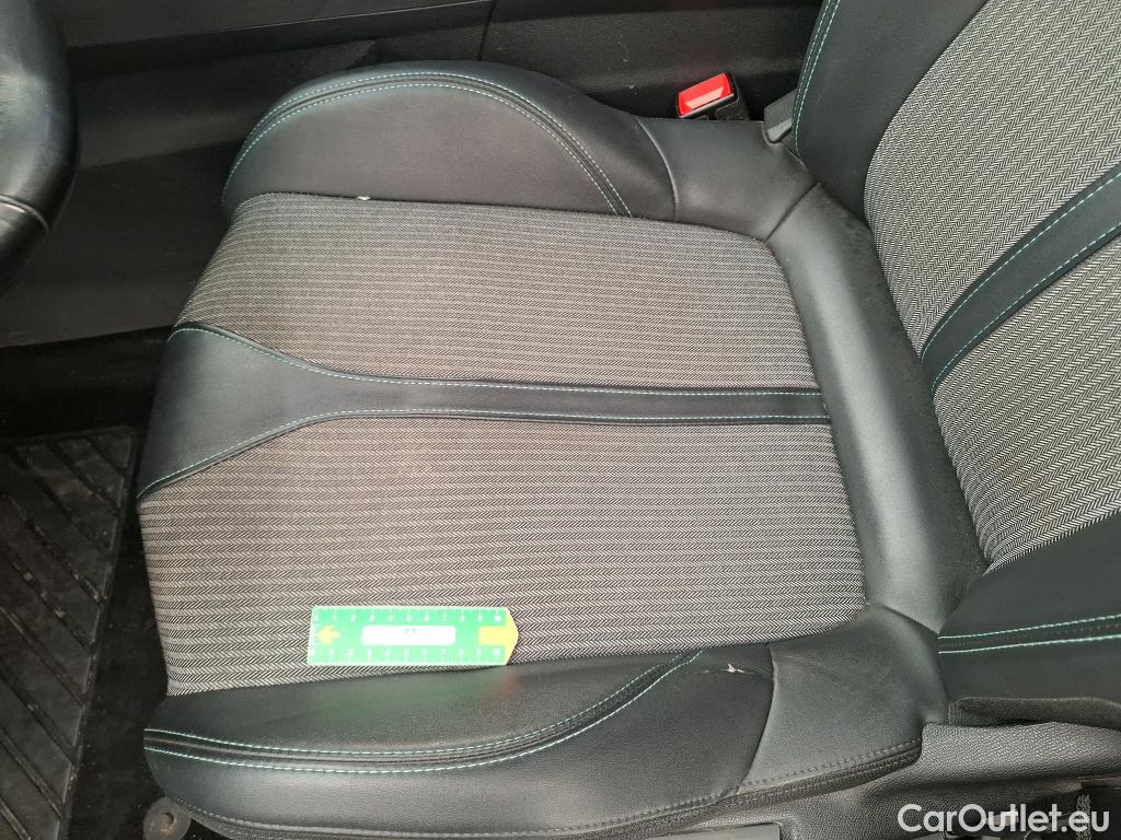  Peugeot  5008  Allure 1.5 HDi 130CV BVA8 7 Sieges E6d #42