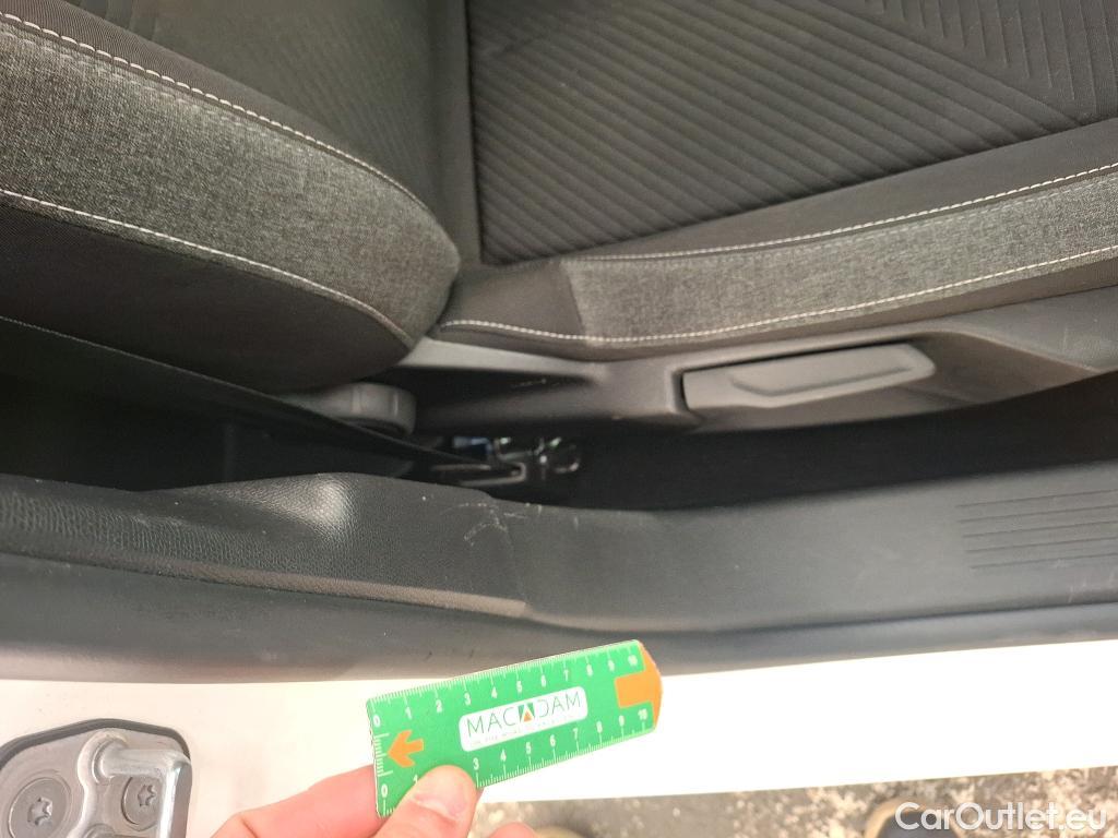  Peugeot  308  Active Pack 1.5 HDi 130CV BVA8 E6d #54