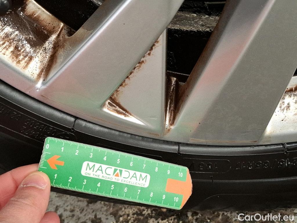  Peugeot  3008  Active Pack 1.2 PureTech 130CV BVA8 E6d #9