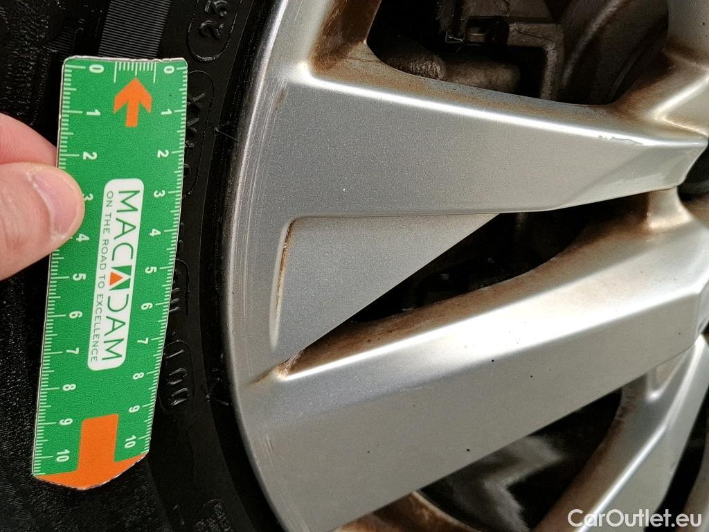  Peugeot  3008  Active Pack 1.2 PureTech 130CV BVA8 E6d #19