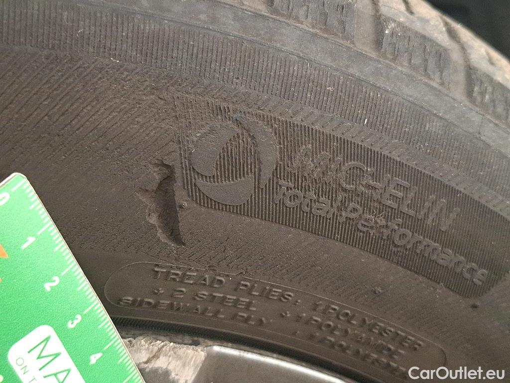  Peugeot  308  Active Pack 1.5 HDi 130CV BVA8 E6d #38