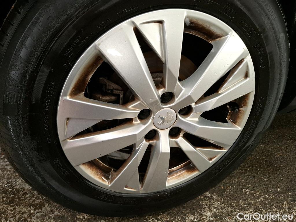  Peugeot  3008  Active Pack 1.2 PureTech 130CV BVA8 E6d #18