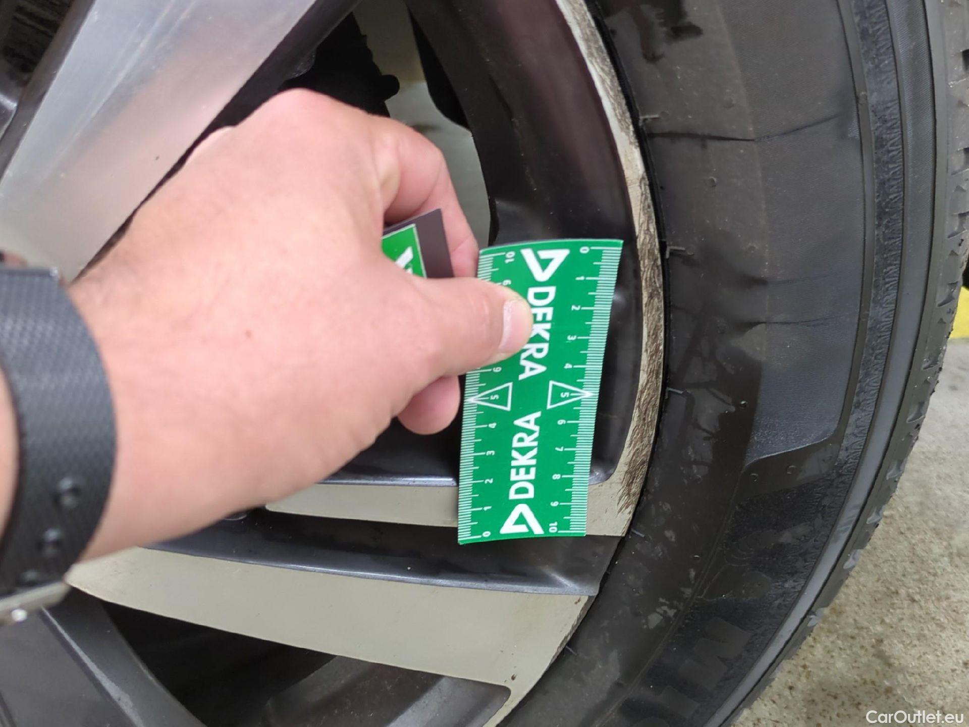  Peugeot  5008  Allure Pack 1.2 PureTech 130CV BVA8 7 Sieges E6d #9