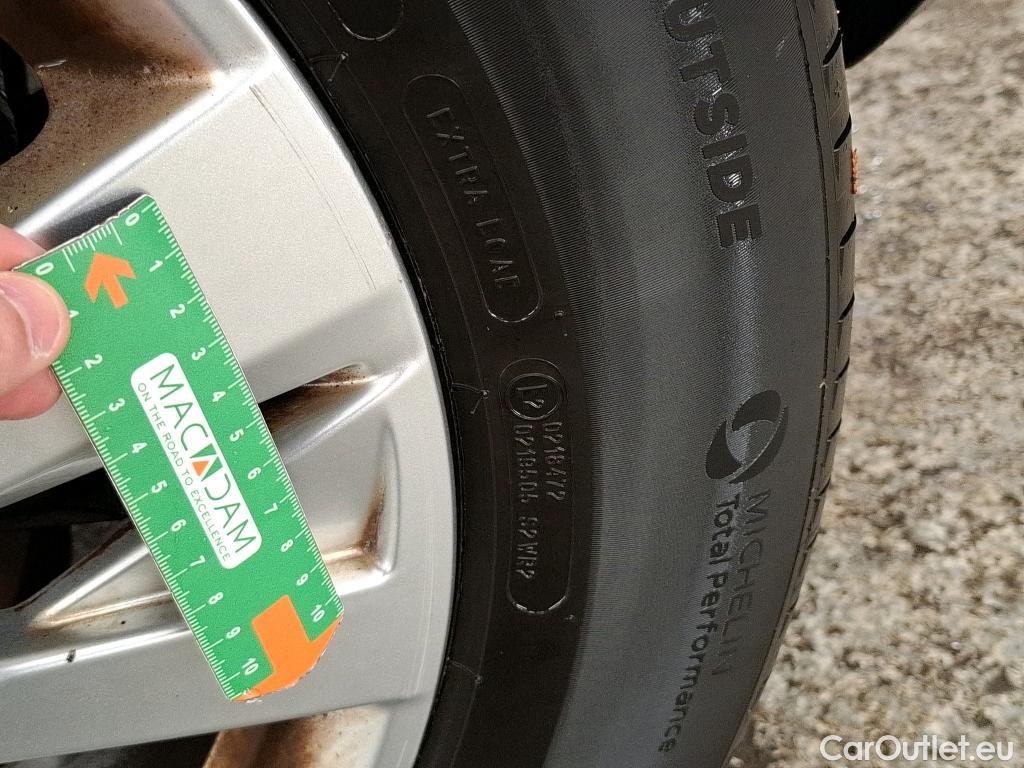  Peugeot  3008  Active Pack 1.2 PureTech 130CV BVA8 E6d #16